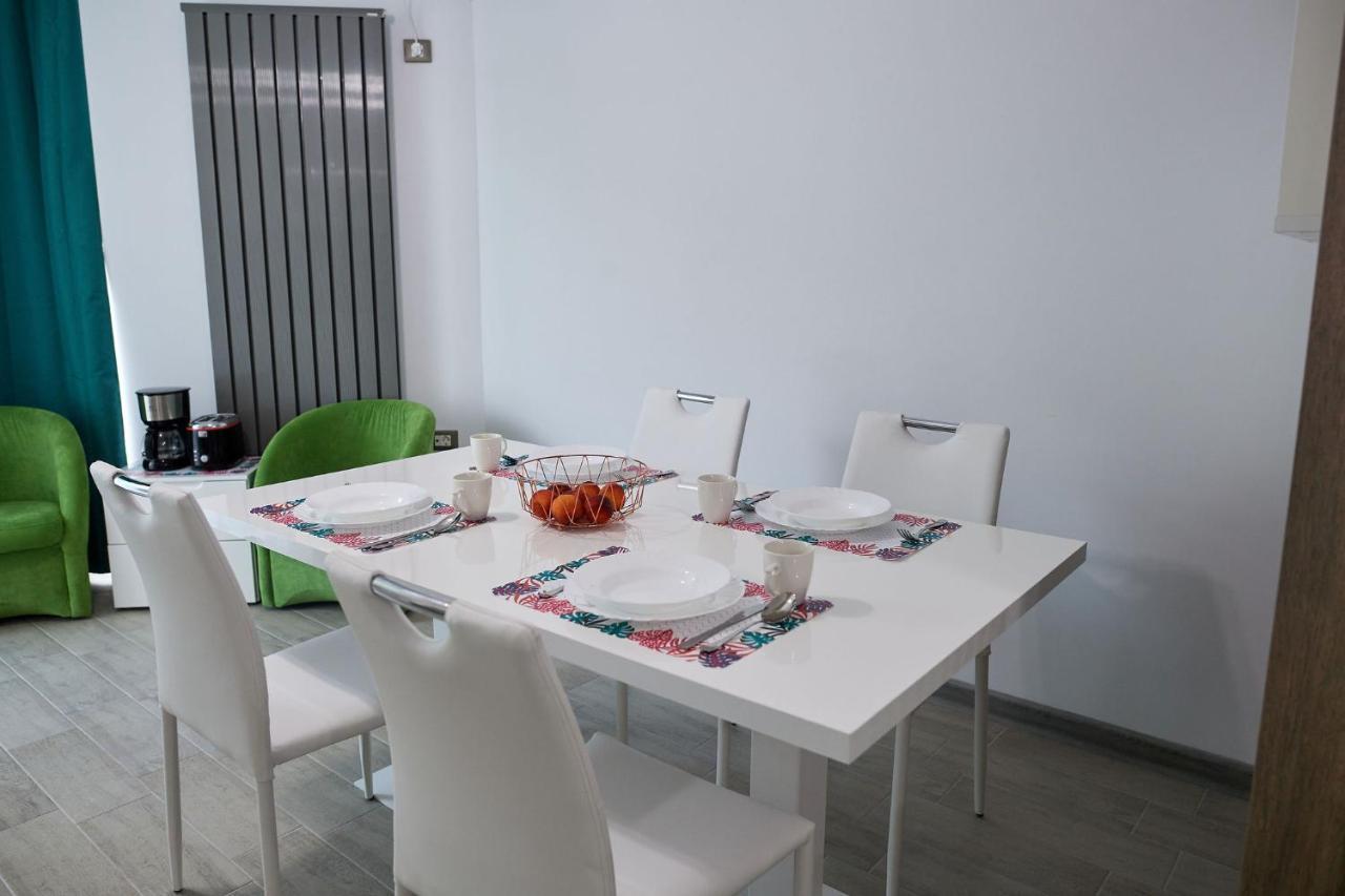 Vibe Apartment- Spa N Pools Beach Resort Неводарі Екстер'єр фото
